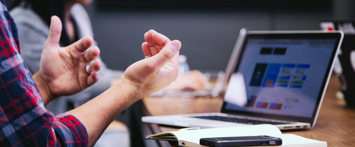 فضای کار طراحی وب و دیجیتال